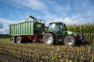 Traktor mit Anhänger